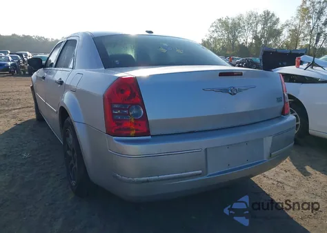 2009 Chrysler 300 Touring/Signature Series/Executive Series from USA, damaged, VIN 2C3KA53V89H617279